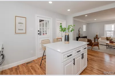 6409 Myrlette Court, Saint Louis, MO 63116 - Photo 9