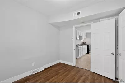 215 Ryan Avenue, Saint Louis, MO 63135 - Photo 9