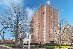 900 S Hanley Rd, Saint Louis, MO 63105 - Photo 1