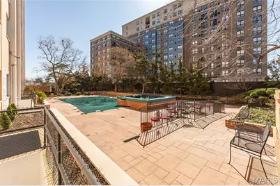 900 S Hanley Road #5C, Saint Louis, MO 63105 - Photo 33