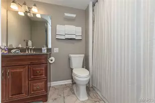 900 S Hanley Rd, Saint Louis, MO 63105 - Photo 17