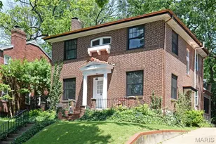 418 Carswold Dr, Saint Louis, MO 63105 - Photo 1