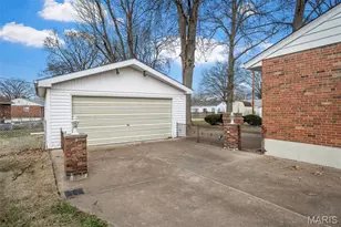 227 Hernan Dr, Saint Louis, MO 63123 - Photo 19