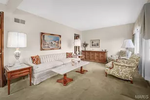 227 Hernan Dr, Saint Louis, MO 63123 - Photo 3