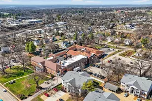 667 S Kirkwood Rd, Kirkwood, MO 63122 - Photo 19