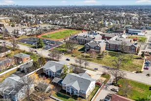 667 S Kirkwood Rd, Kirkwood, MO 63122 - Photo 21