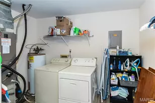 3655 Colonia Pl Dr, Saint Louis, MO 63125 - Photo 21