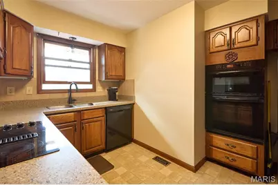 2925 Westborough Drive, Saint Charles, MO 63301 - Photo 9