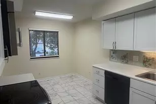 11752 Russet Meadow Dr, Saint Louis, MO 63146 - Photo 5