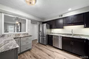 1902 Meadowtree Ln, Kirkwood, MO 63122 - Photo 11