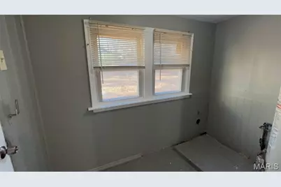 3212 W Tennyson Avenue, Saint Louis, MO 63114 - Photo 7