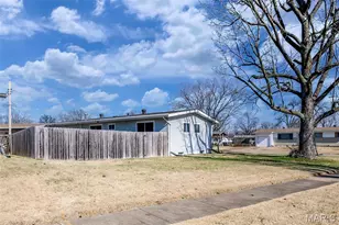 660 Crabapple Ln, Florissant, MO 63031 - Photo 25