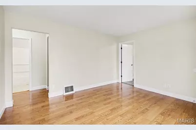 310 Saint Nicholas Lane, Florissant, MO 63031 - Photo 3