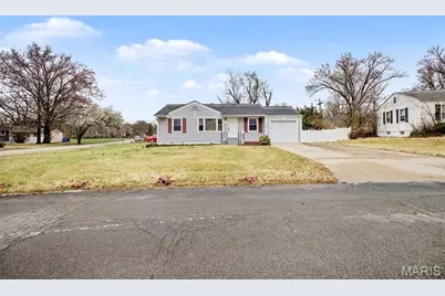310 Saint Nicholas Lane, Florissant, MO 63031 - Photo 1