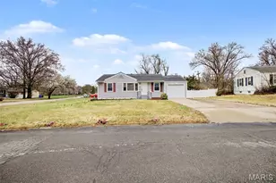310 St Nicholas Ln, Florissant, MO 63031 - Photo 1