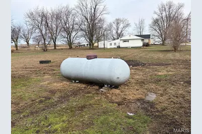 312 E Beech Street, Shelbina, MO 63468 - Photo 17