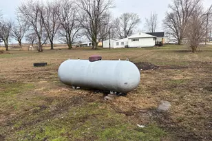 312 E Beech St, Shelbina, MO 63468 - Photo 17