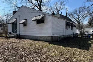 17 Lamar Dr, Saint Louis, MO 63136 - Photo 9