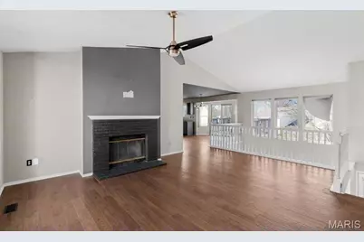 262 Royallsprings Parkway, O'Fallon, MO 63368 - Photo 3