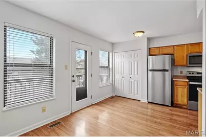 707 Forest Trace Drive #E, Chesterfield, MO 63017 - Photo 9