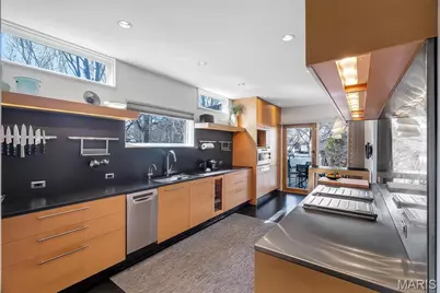 7489 Washington Avenue, University City, MO 63130 - Photo 21