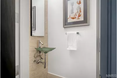 7489 Washington Avenue, University City, MO 63130 - Photo 45