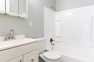 935 Kingsbrook Ln, Florissant, MO 63031 - Photo 17