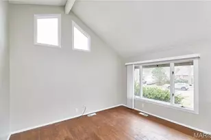 1622 Barkwood Dr, Florissant, MO 63031 - Photo 5