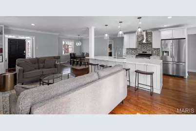 8142 Amherst Avenue, University City, MO 63130 - Photo 3