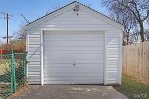 2712 Manderly Dr, Brentwood, MO 63144 - Photo 31