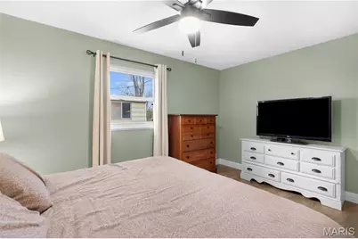 247 Ramsey Lane, Ballwin, MO 63021 - Photo 15