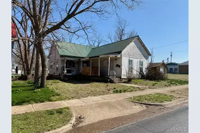 176 N Jackson Avenue, Lebanon, MO 65536 - Photo 1