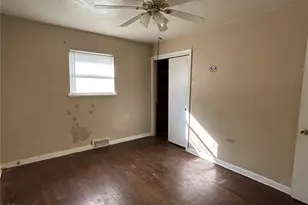 615 Tesmore Pl, Saint Louis, MO 63135 - Photo 9