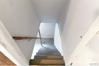 8135 Bloom Drive, Saint Louis, MO 63114 - Photo 25