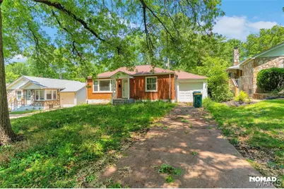 8135 Bloom Drive, Saint Louis, MO 63114 - Photo 9