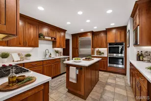 11 Denny Ln, Huntleigh, MO 63131 - Photo 15