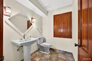 11 Denny Ln, Huntleigh, MO 63131 - Photo 9