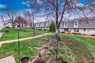 4351 Chateau De Ville Dr, Saint Louis, MO 63129 - Photo 17