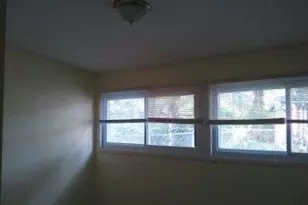 8501 Midwood Ave, Berkeley, MO 63134 - Photo 5