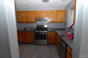 12428 Marine Ave, Maryland Heights, MO 63043 - Photo 3