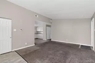 8302 Woodhurst Dr, Berkeley, MO 63134 - Photo 9