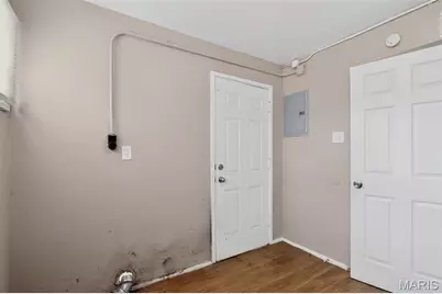 8302 Woodhurst Drive, Berkeley, MO 63134 - Photo 5