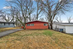 8302 Woodhurst Dr, Berkeley, MO 63134 - Photo 1