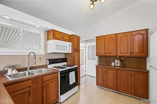 939 Oak Ridge Ave, Saint Louis, MO 63126 - Photo 7