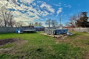 505 W Walsh St, Montgomery City, MO 63361 - Photo 9