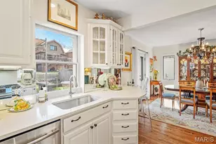 444 Carswold Dr, Clayton, MO 63105 - Photo 13