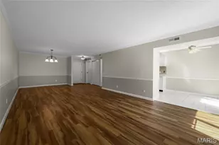 572 Coeur de Royale Dr, Creve Coeur, MO 63141 - Photo 3
