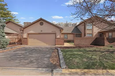 1032 King Henry Court, Creve Coeur, MO 63146 - Photo 1