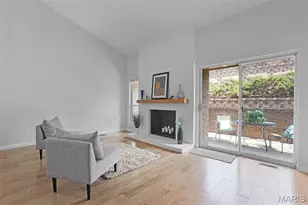 1032 King Henry Ct, Creve Coeur, MO 63146 - Photo 5