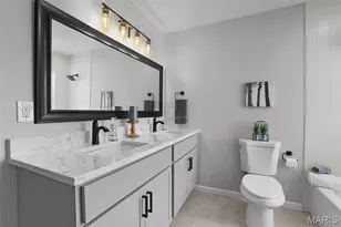 1032 King Henry Ct, Creve Coeur, MO 63146 - Photo 15